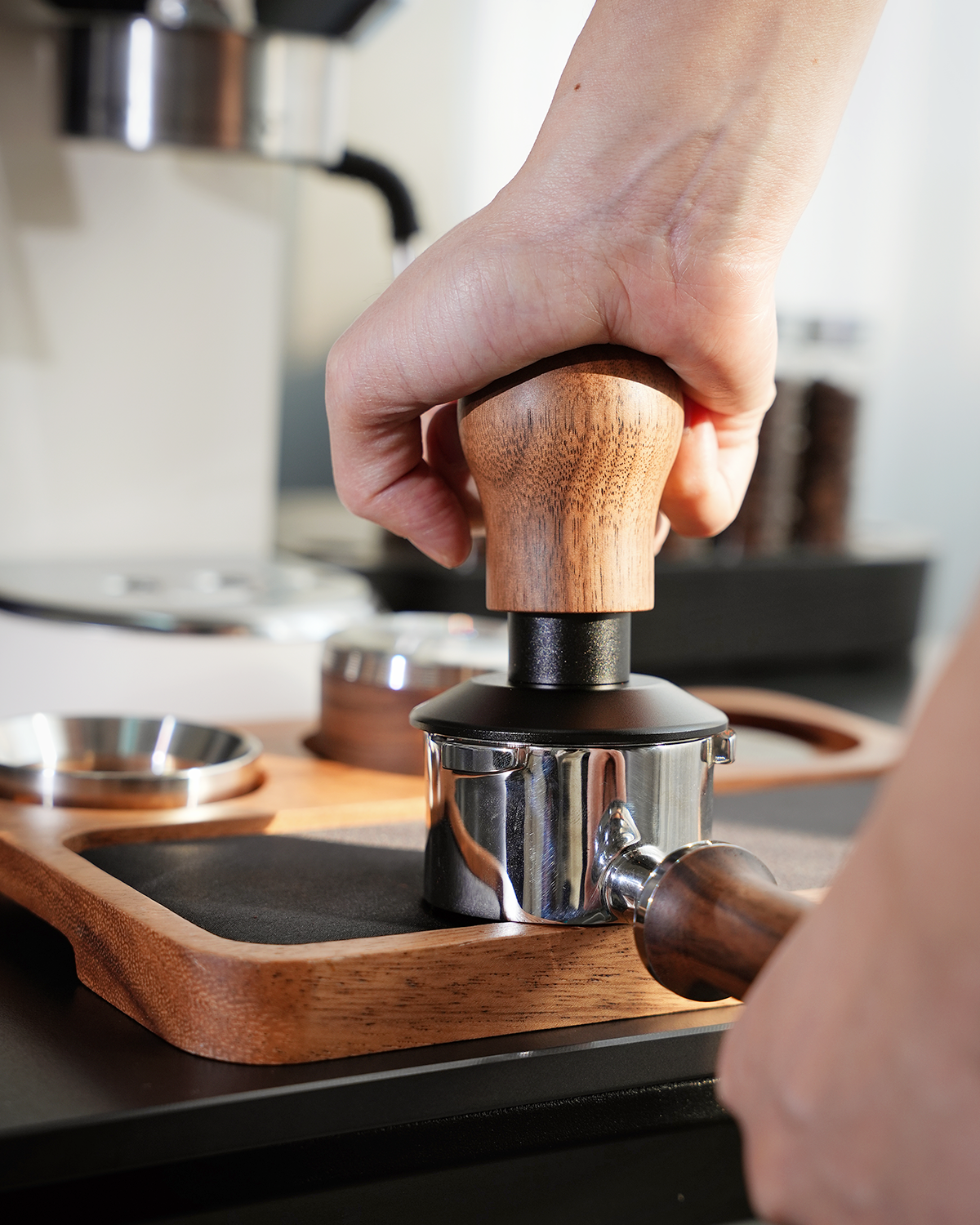 51mm Espresso Tamper, 3 Spring Loaded 30lb Pressure Click Walnut Handle