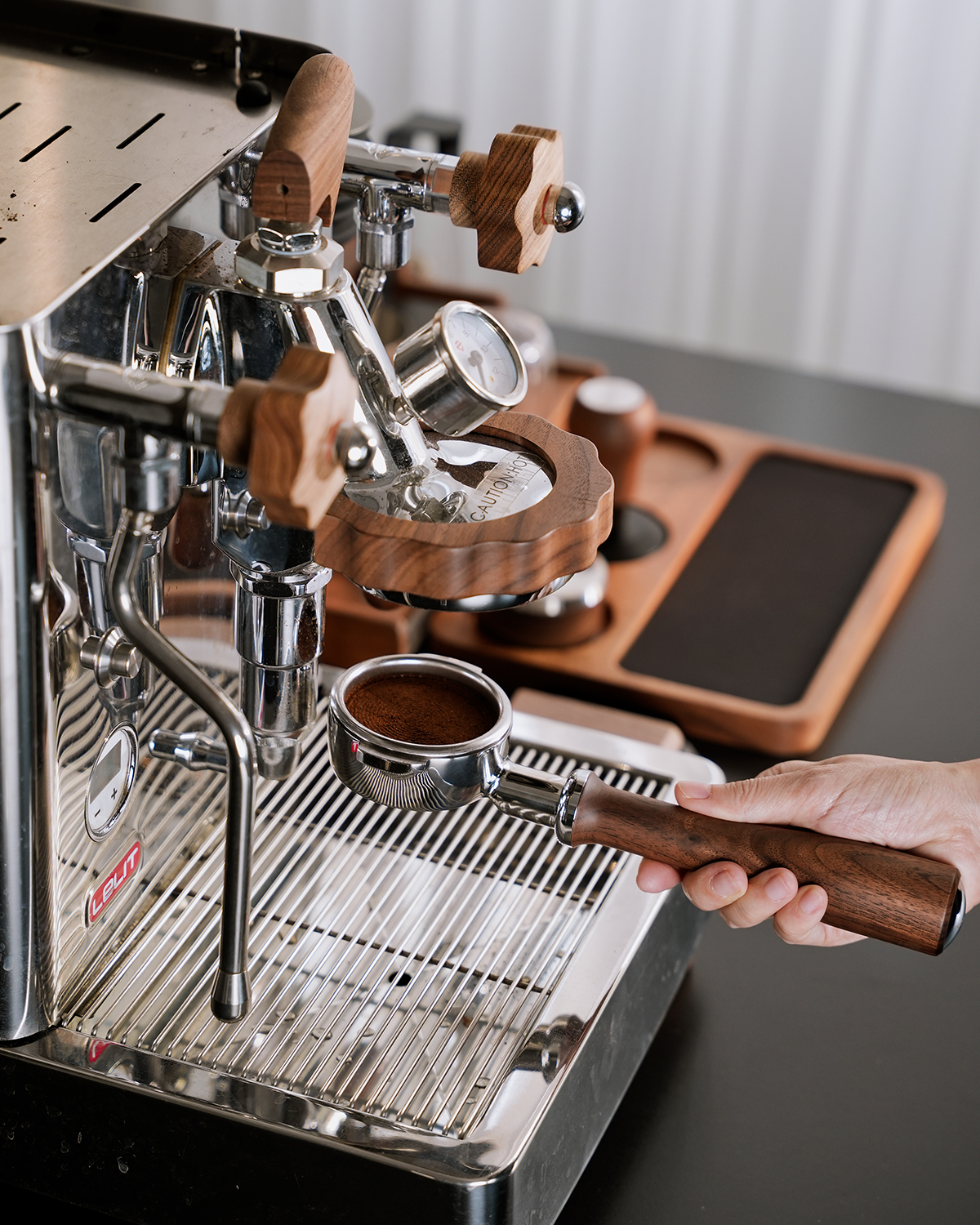 58mm Bottomless Portafilter For E61 Group Head - 2 Ears Walnut